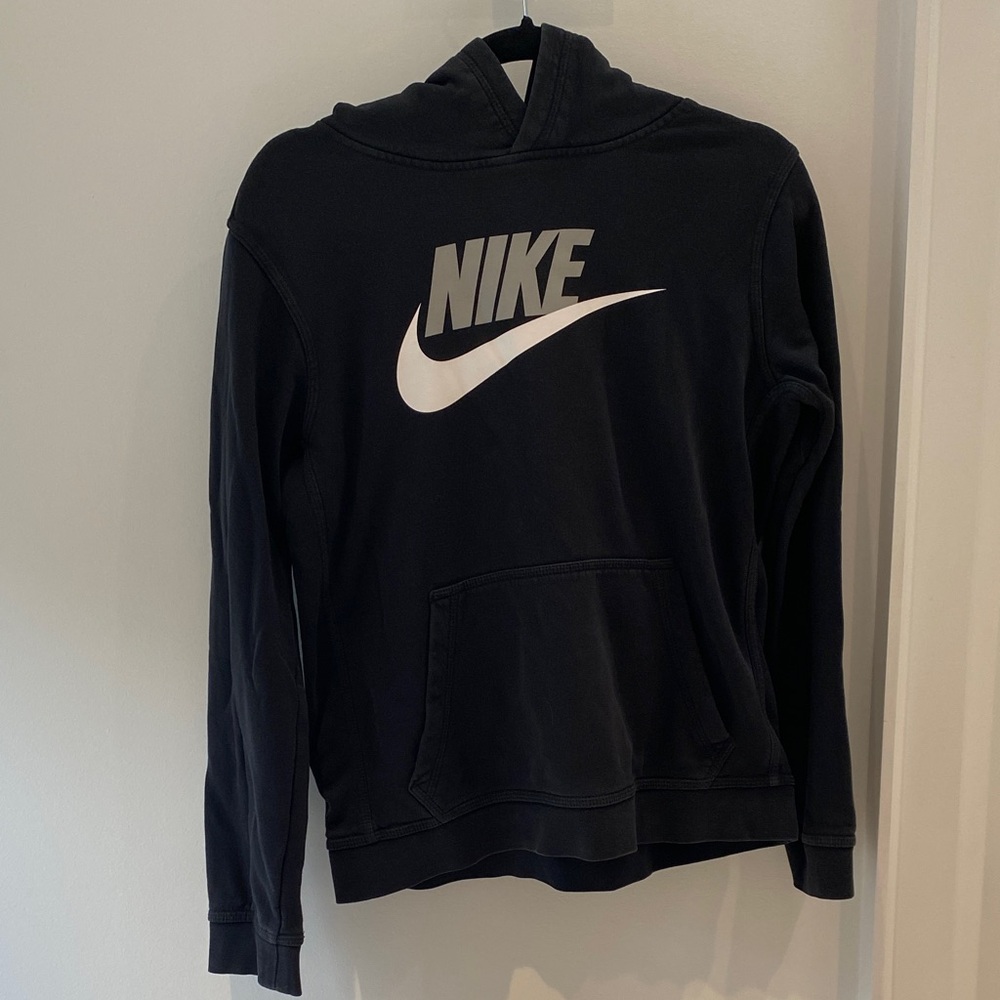 Nike Men's Black Pullover Hoodie